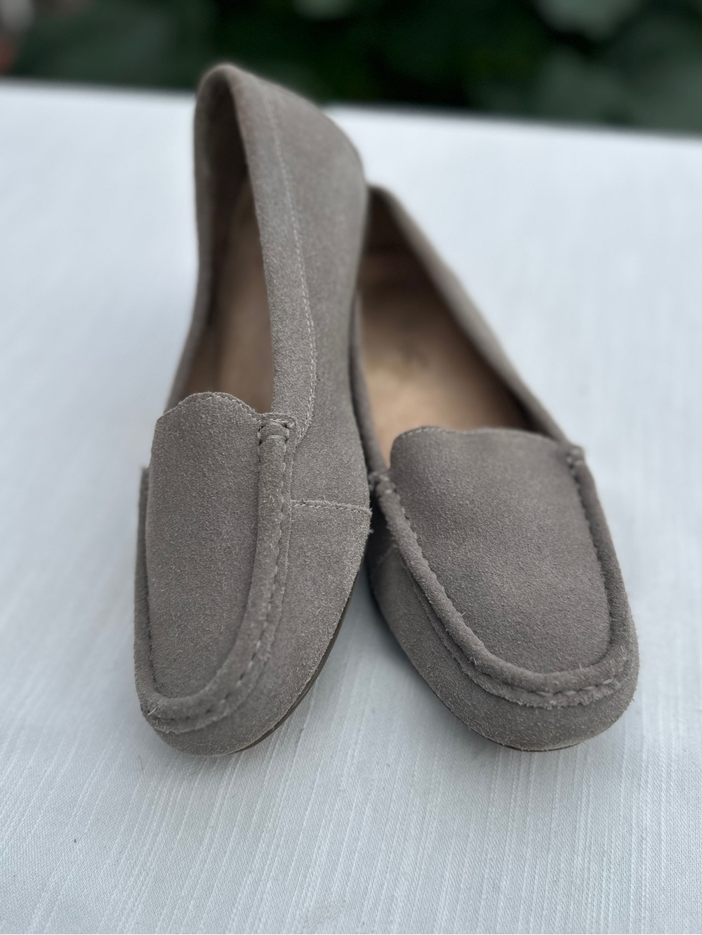 Vionic Women's Debbie Suede Moccasin Loafers Gray | 8